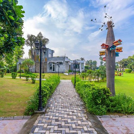 Stayvista At Wandering Vines Indoor Pool 4Bhk Luxury Villa In Delhi Sohna Eksteriør bilde