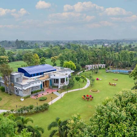 Stayvista At Wandering Vines Indoor Pool 4Bhk Luxury Villa In Delhi Sohna Eksteriør bilde