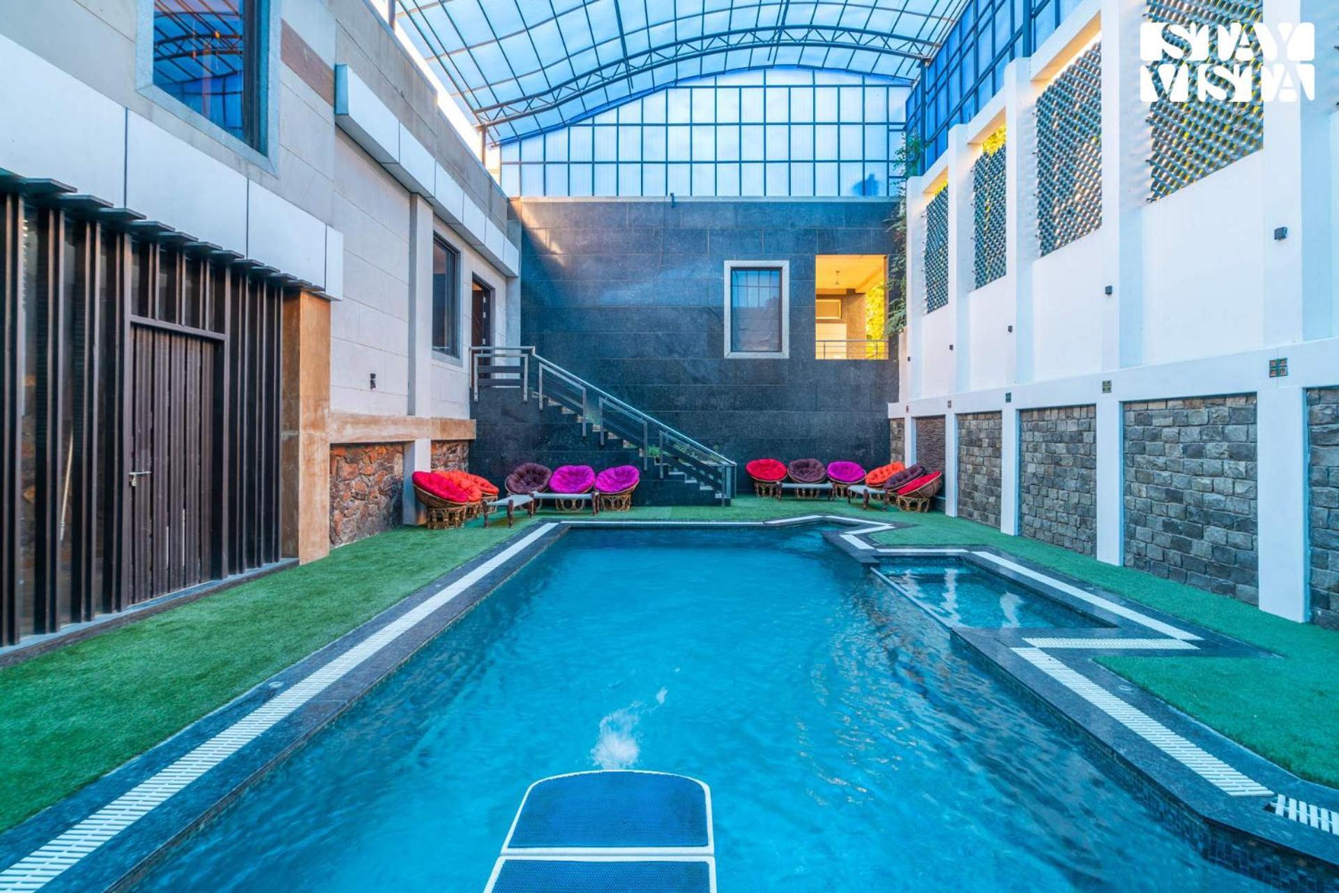 Stayvista At Wandering Vines Indoor Pool 4Bhk Luxury Villa In Delhi Sohna Eksteriør bilde