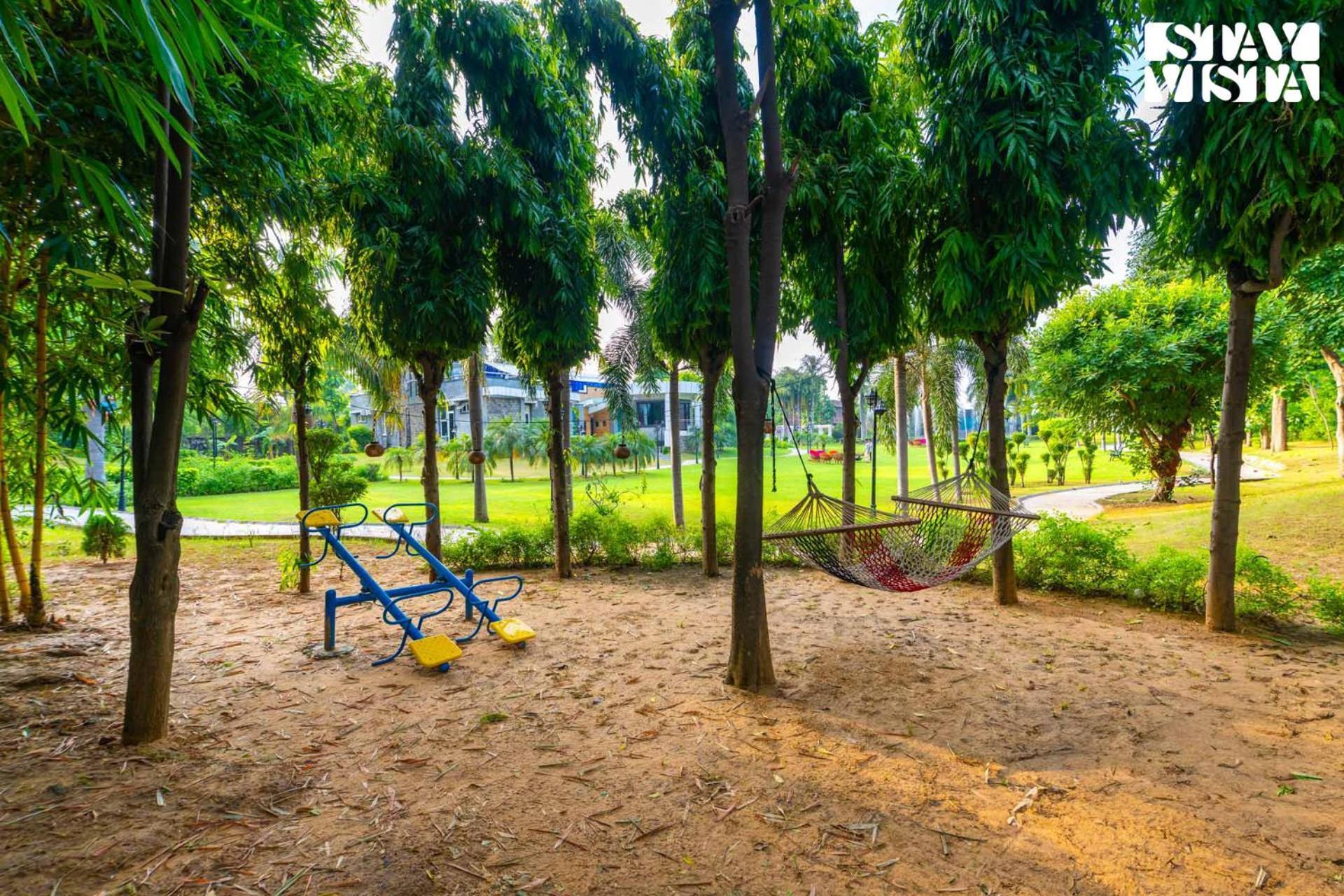 Stayvista At Wandering Vines Indoor Pool 4Bhk Luxury Villa In Delhi Sohna Eksteriør bilde