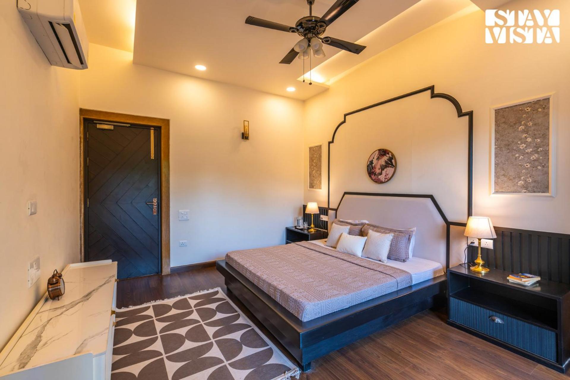 Stayvista At Wandering Vines Indoor Pool 4Bhk Luxury Villa In Delhi Sohna Eksteriør bilde