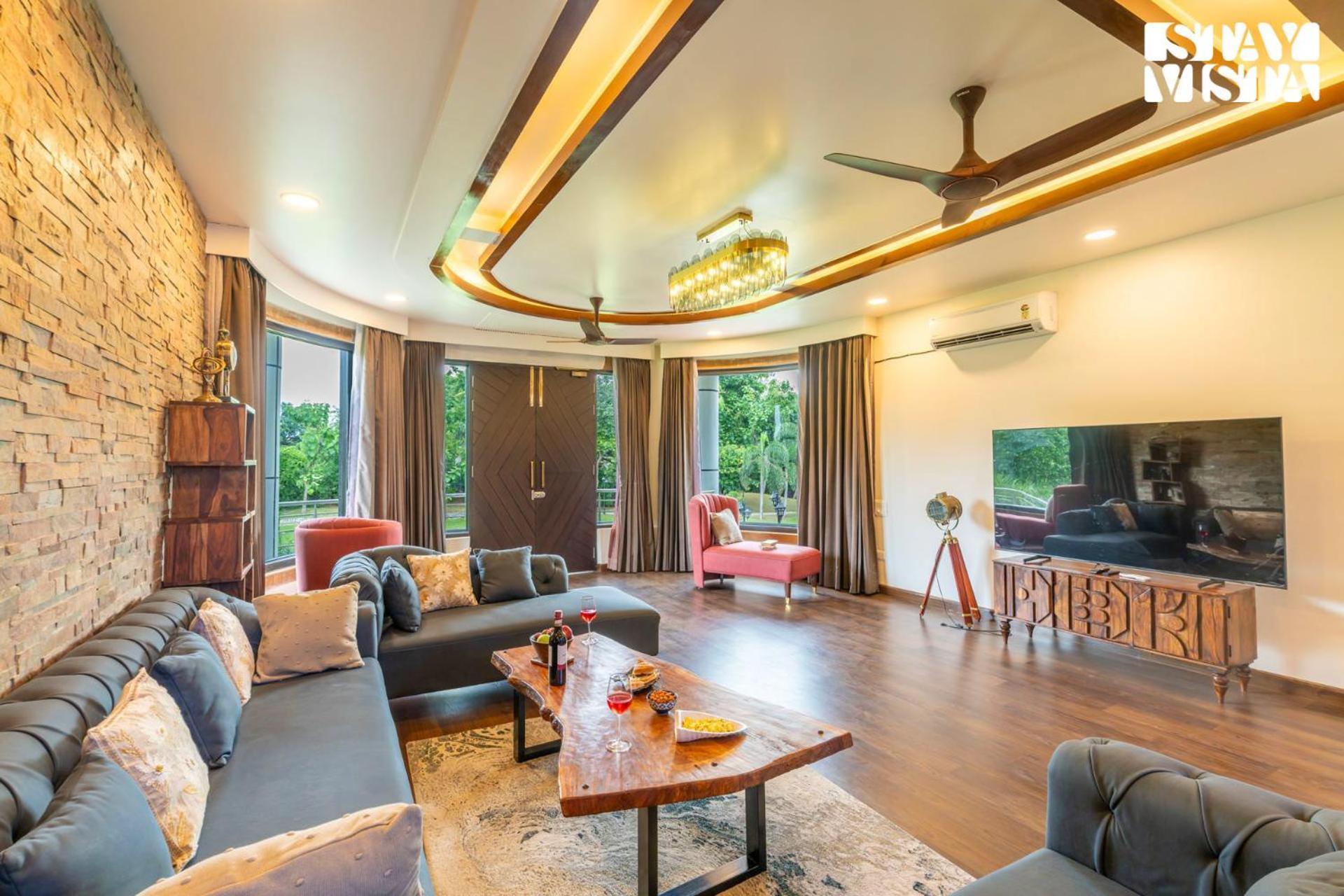 Stayvista At Wandering Vines Indoor Pool 4Bhk Luxury Villa In Delhi Sohna Eksteriør bilde