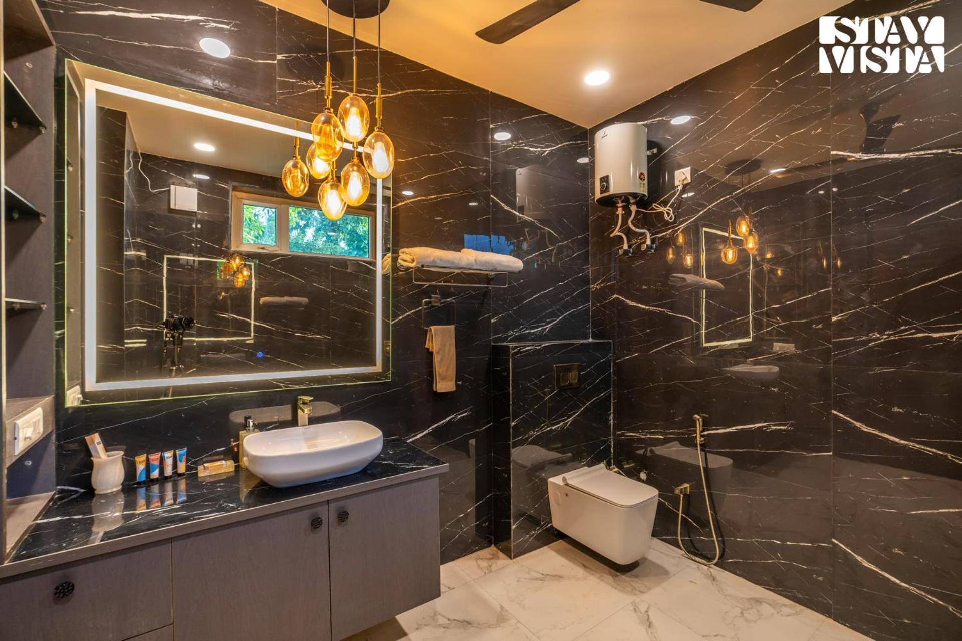 Stayvista At Wandering Vines Indoor Pool 4Bhk Luxury Villa In Delhi Sohna Eksteriør bilde