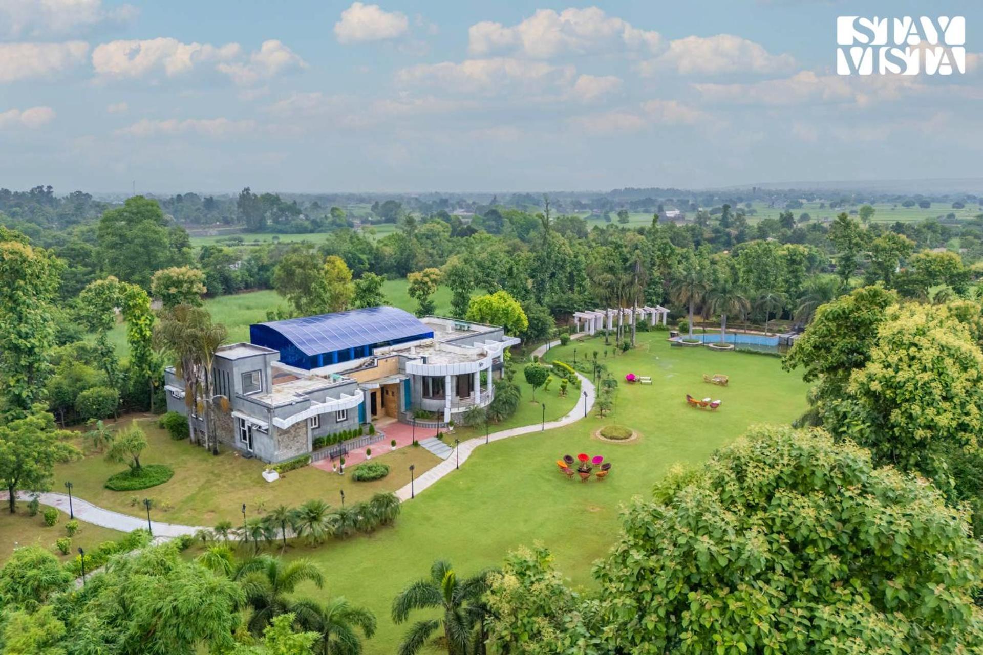 Stayvista At Wandering Vines Indoor Pool 4Bhk Luxury Villa In Delhi Sohna Eksteriør bilde
