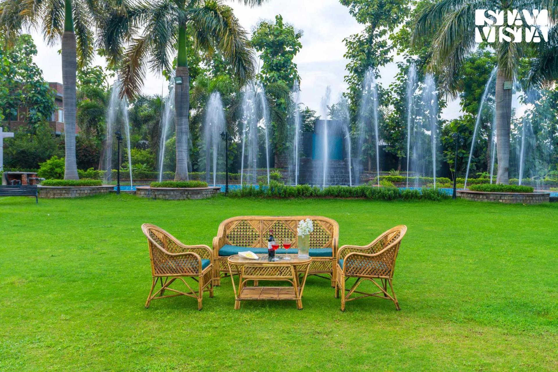 Stayvista At Wandering Vines Indoor Pool 4Bhk Luxury Villa In Delhi Sohna Eksteriør bilde