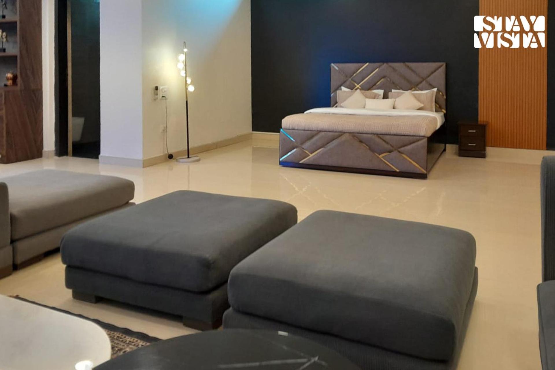 Stayvista At Wandering Vines Indoor Pool 4Bhk Luxury Villa In Delhi Sohna Eksteriør bilde