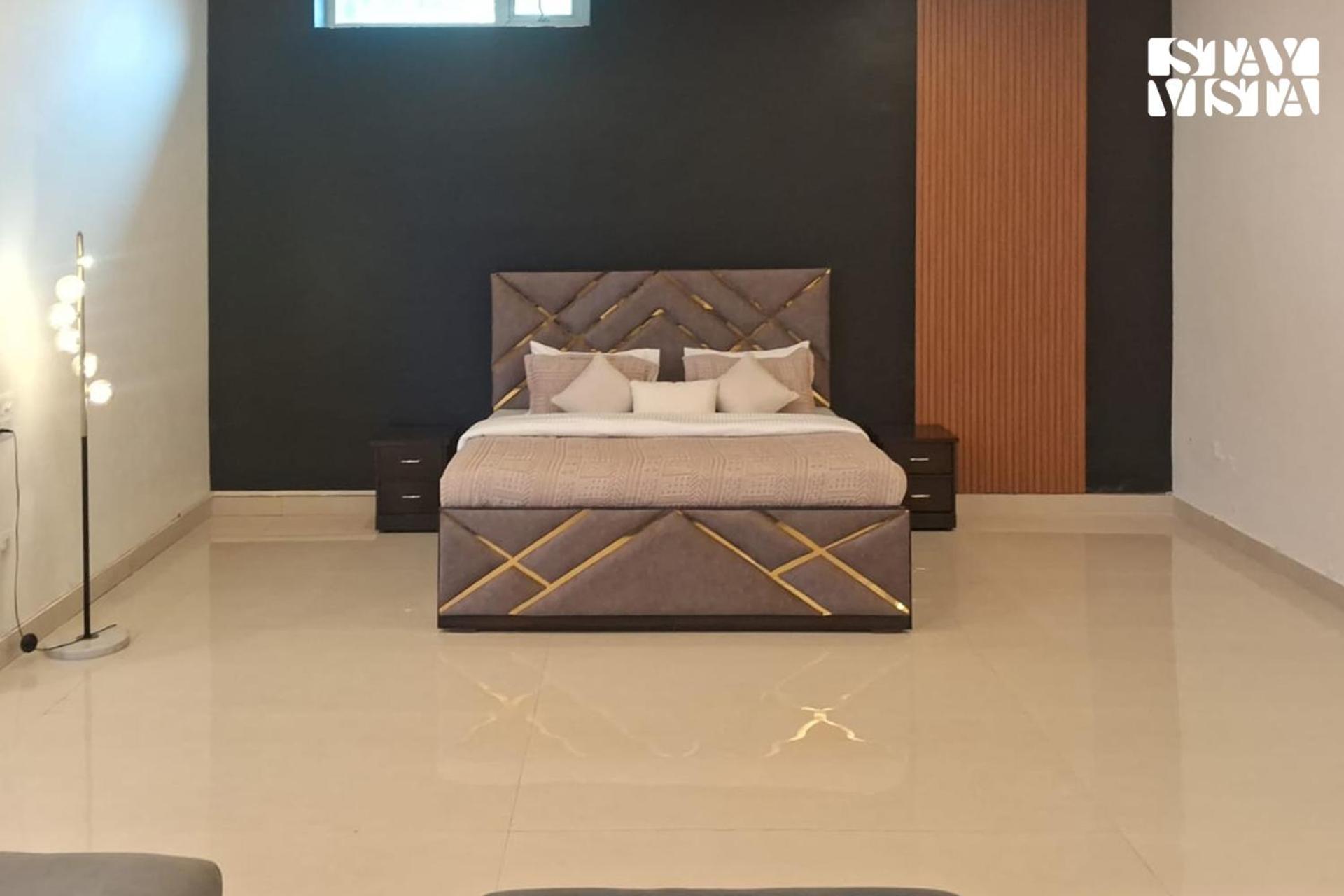 Stayvista At Wandering Vines Indoor Pool 4Bhk Luxury Villa In Delhi Sohna Eksteriør bilde