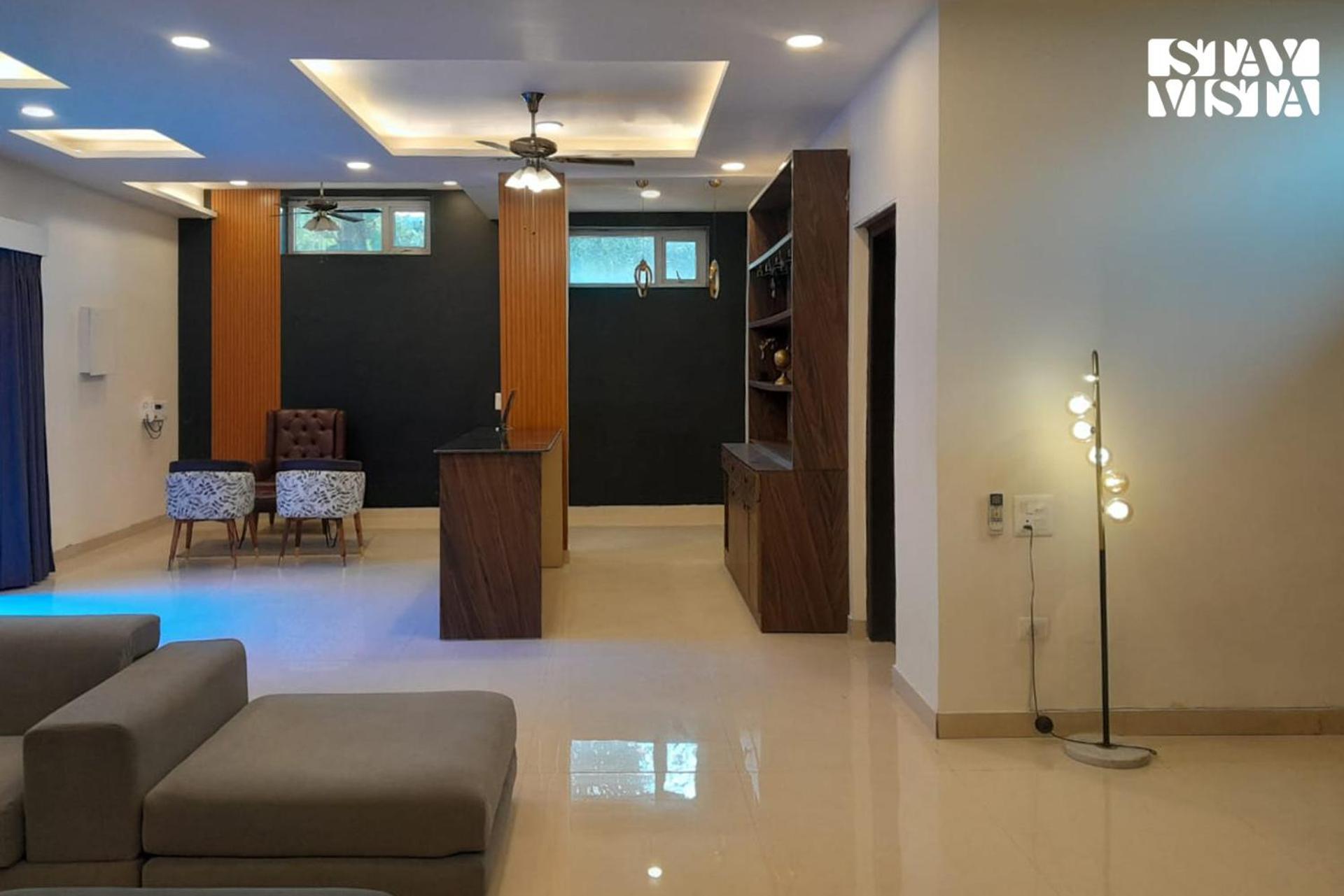 Stayvista At Wandering Vines Indoor Pool 4Bhk Luxury Villa In Delhi Sohna Eksteriør bilde
